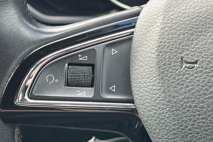 Skoda SUPERB Photo autoimg-cf443f1d2ac5cbfcbd41e00aa7844e4478f4d8be.jpg