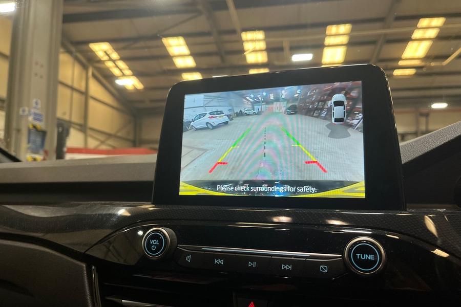 Ford KUGA Photo autoimg-cf474885633cf73bcdb83626ab3b2dc67c00dddc.jpg