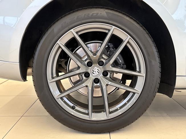 PORSCHE Macan Photo 24