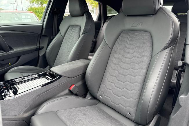 AUDI  A6 Sportback Black Edition e-tron 210,00 kW Photo 21