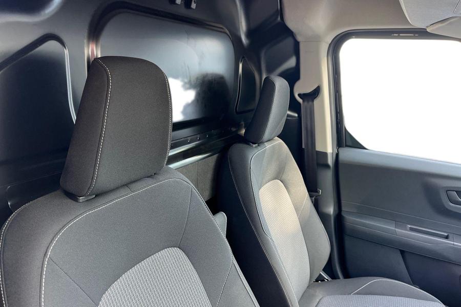 Ford E-Transit Courier Photo autoimg-cf555585bba86cb0f9a5a2f538e404d4539a9583.jpg
