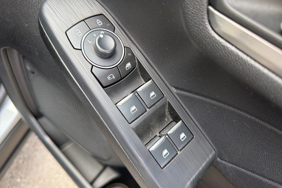 Ford Kuga Photo autoimg-cf57f8dd1f1ff7e3aa847d74a44752061ce4ab70.jpg