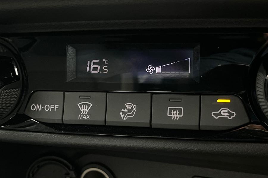 Nissan JUKE Photo autoimg-cf59364bc8a6c9e50c94e266b9f3c82204b1e853.jpg