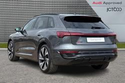 AUDI Q8 E-Tron Photo 3