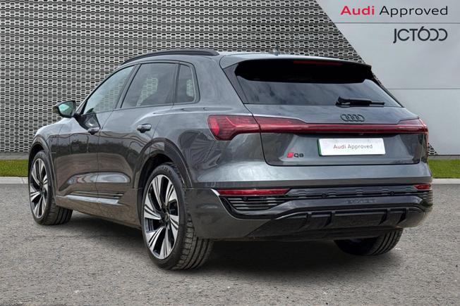 AUDI Q8 E-Tron Photo 3