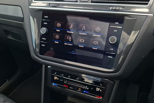 VOLKSWAGEN Tiguan Photo 13