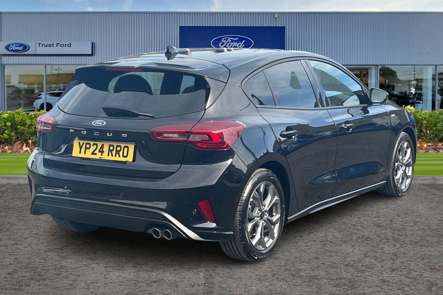 Ford FOCUS Photo 3