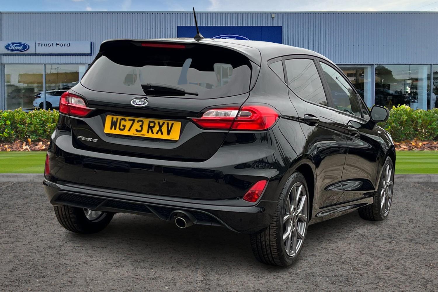 Ford Fiesta Photo 3