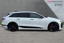 AUDI S6 E-Tron Avant Photo 4