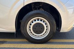 VOLKSWAGEN Transporter Photo 5