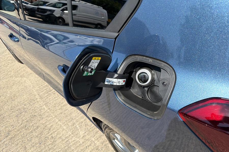 Ford Focus Photo autoimg-cf6f5062dca869ad613fcd709f3f0e395916f312.jpg