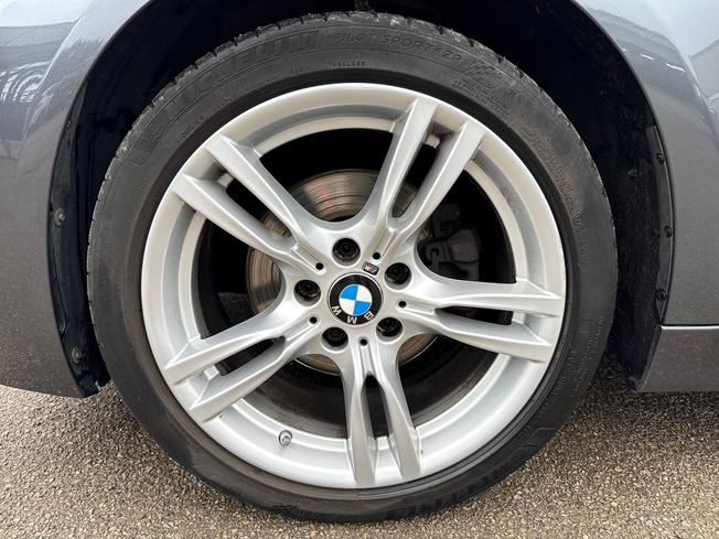 BMW 3 Series Photo 35