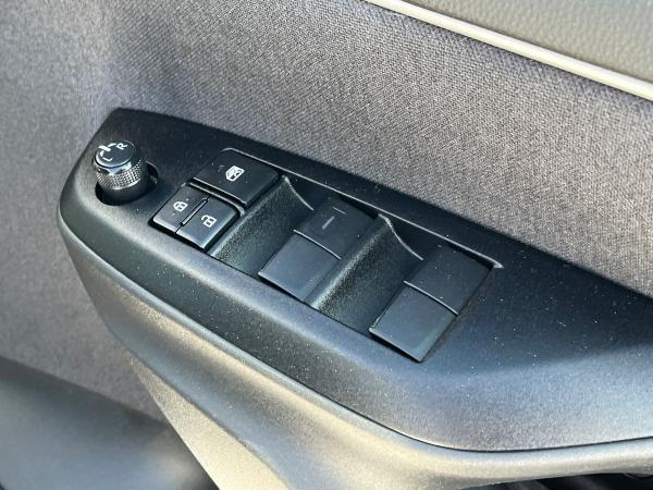 Toyota Yaris Photo autoimg-cf7464f9ee88cd8b895b2568d05e2425ab9d4ca1.jpg