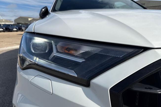 AUDI SQ7 Photo 19