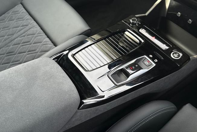 AUDI Q6 E-Tron Photo 36