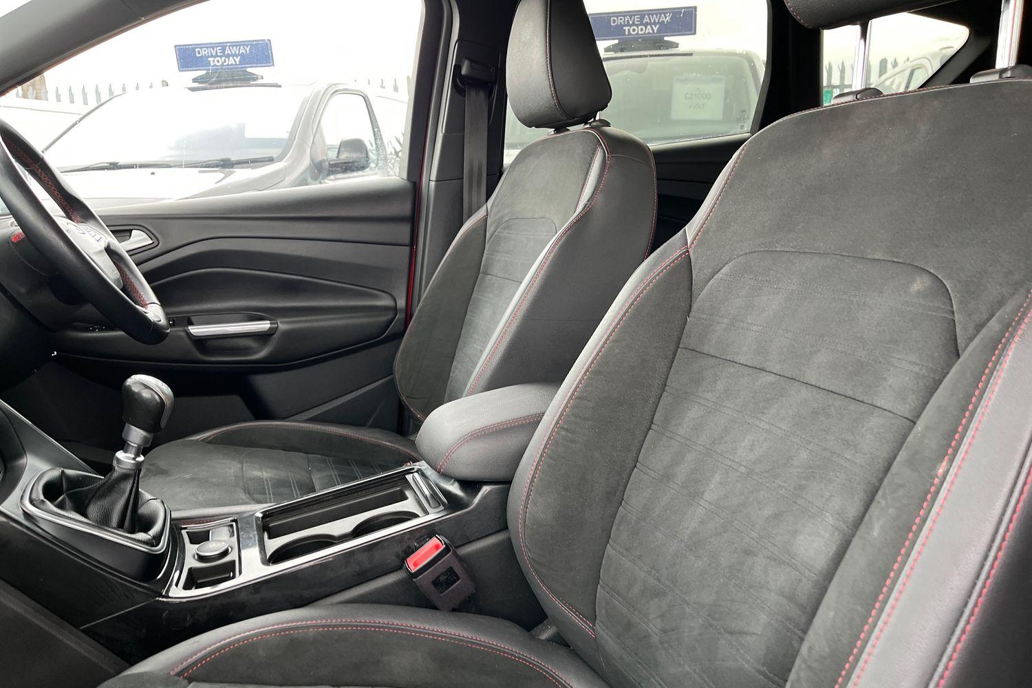 Ford KUGA Photo 18
