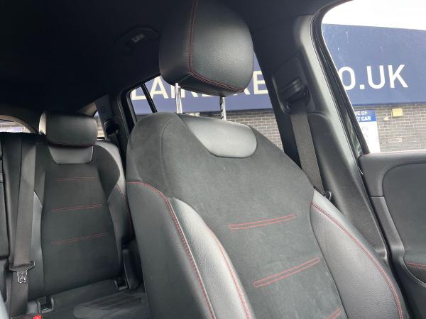 Mercedes-Benz EQB Photo autoimg-cf7f668b37df5b168ab8ca803b713aef8708b0e3.jpg