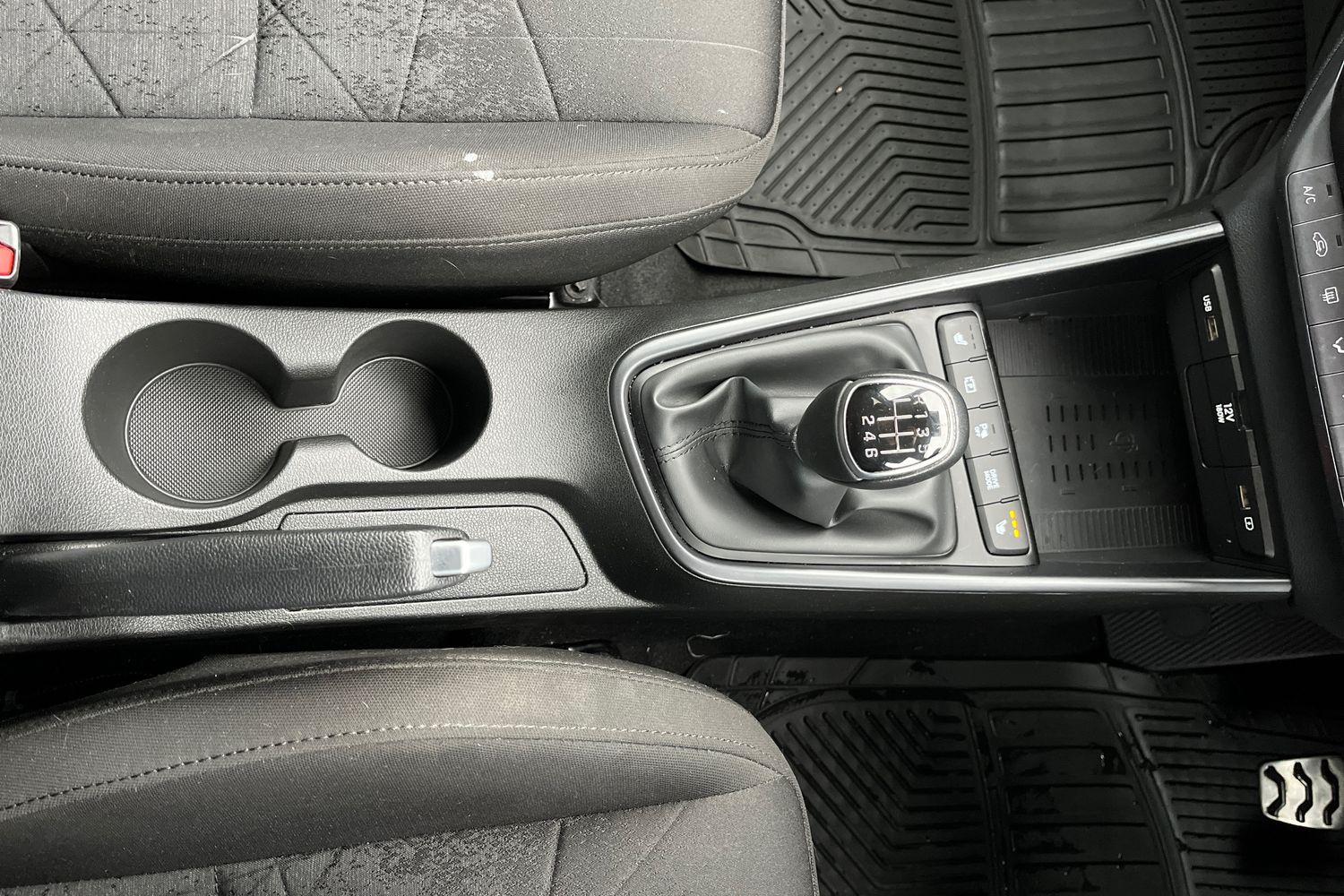 Hyundai BAYON Photo 28