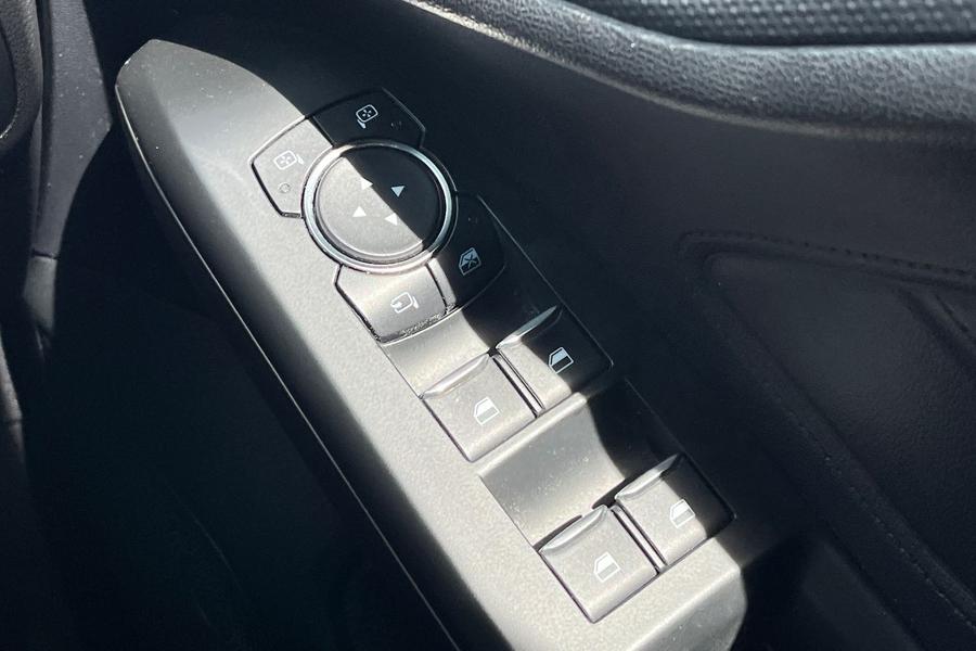 Ford Focus Photo autoimg-cf856ae2c2cd5cbc1fbf4c4600b30130bb76b123.jpg