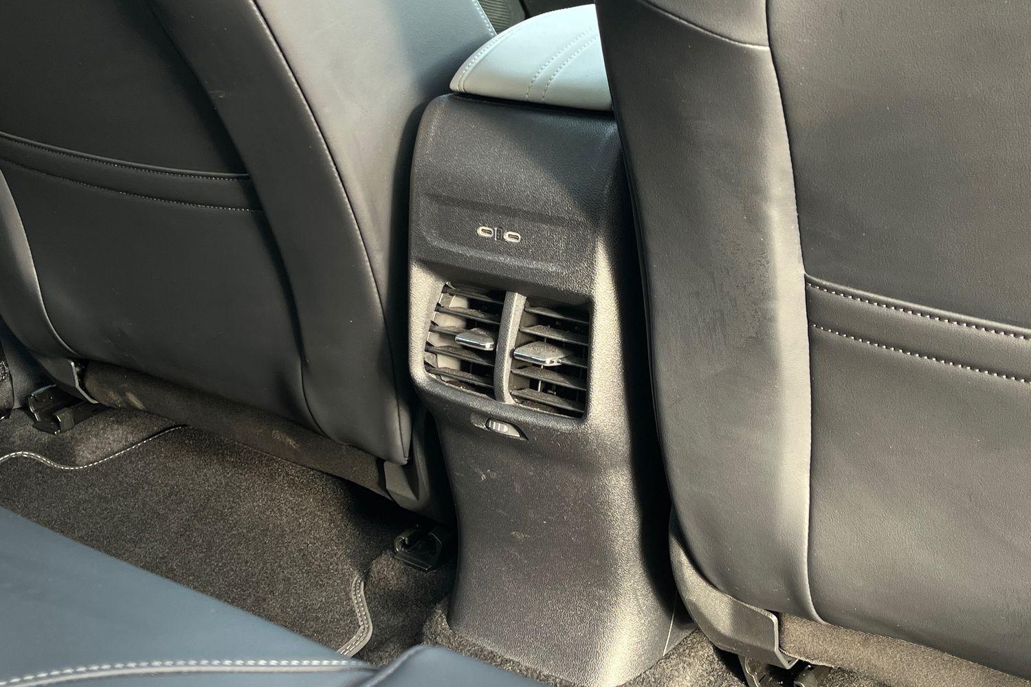 Ford Explorer Photo 36