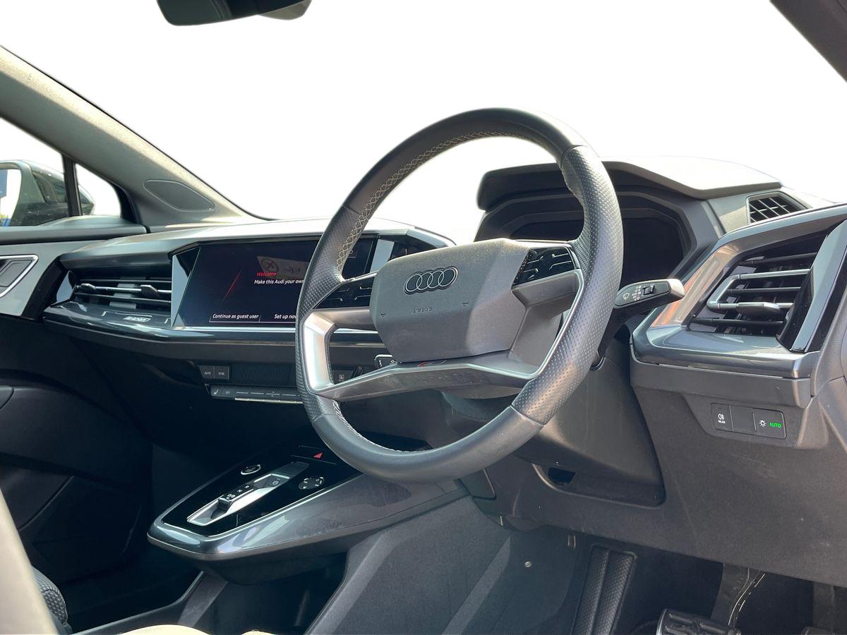 Audi Q4 e-tron Photo 19