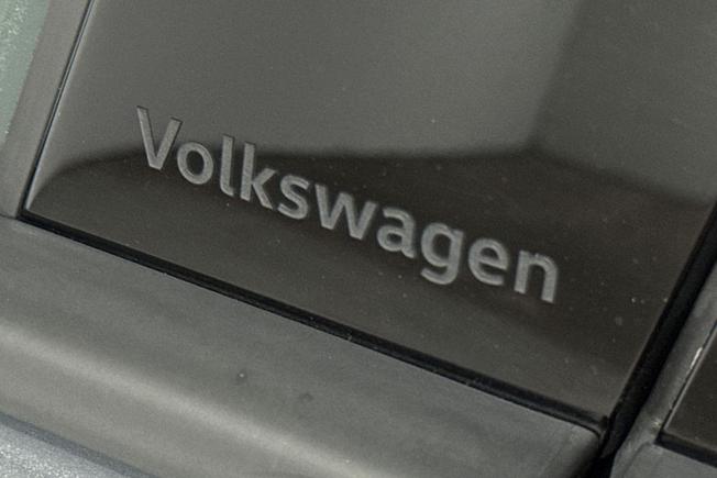 VOLKSWAGEN Golf Photo 34