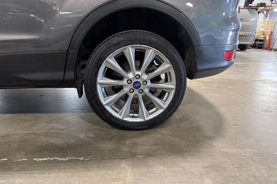 Ford KUGA Photo autoimg-cf90cd3d4458b21b5a22960b1737f0758ebfd4e5.jpg