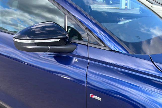 AUDI Q4 e-tron Photo 20