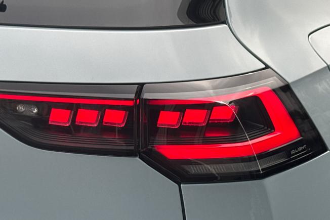 VOLKSWAGEN Golf Photo 18