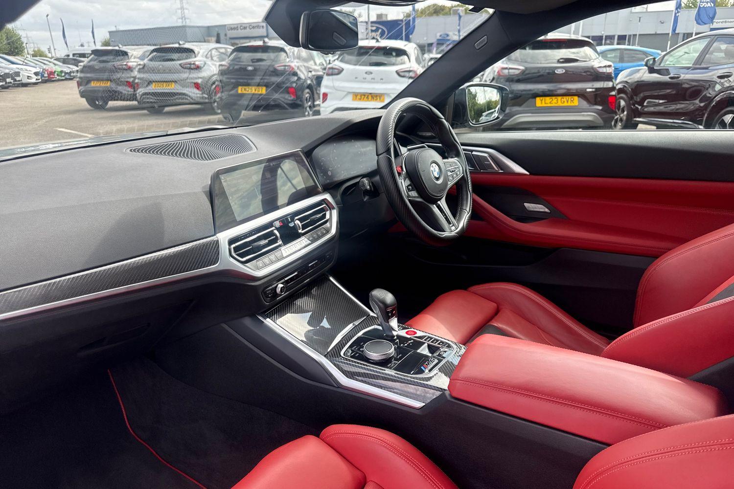 BMW M4 Photo 17