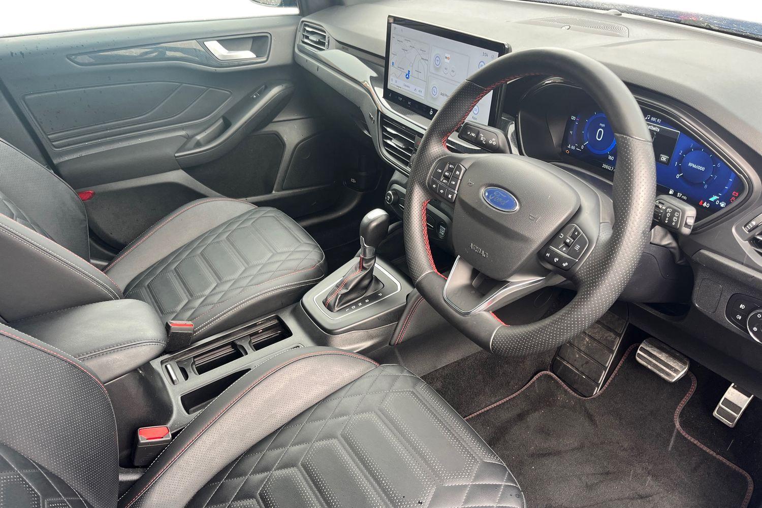 Ford FOCUS Photo 8