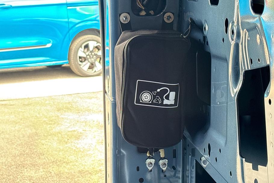 Used Ford Transit Custom YM25XGK 15