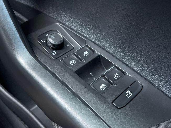 VOLKSWAGEN Polo Photo 34