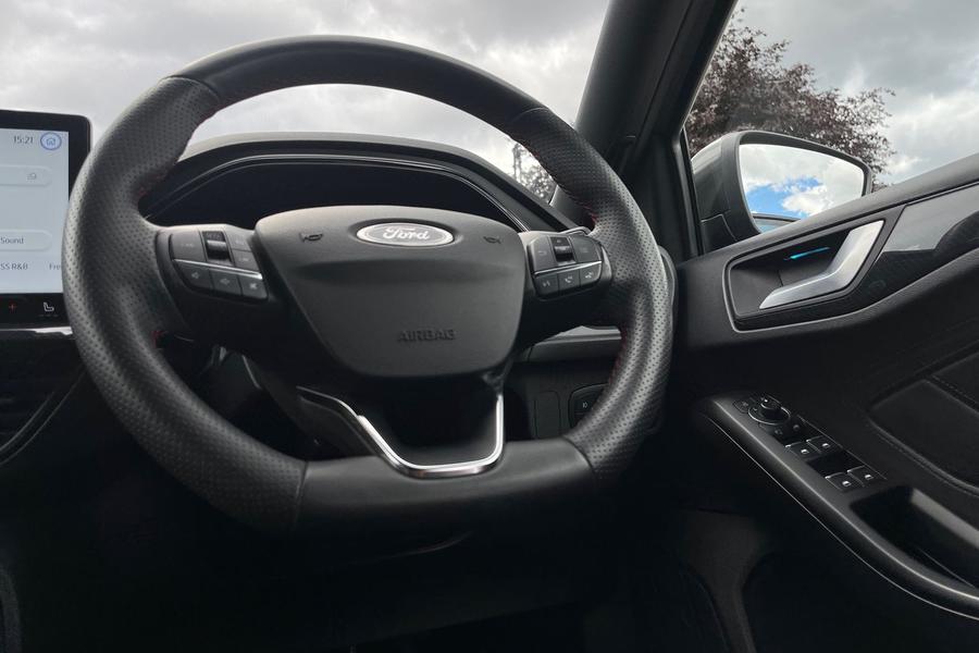 Ford FOCUS Photo autoimg-cfa155283a4e4bdba571054d68ee944864fe716e.jpg