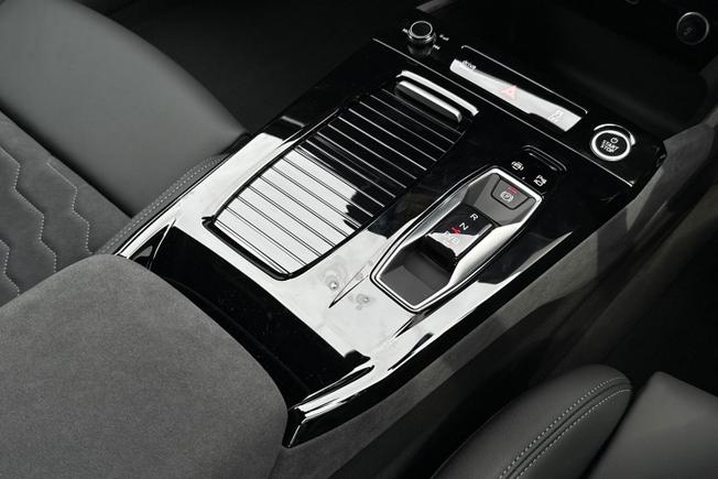 AUDI A6 Photo 34