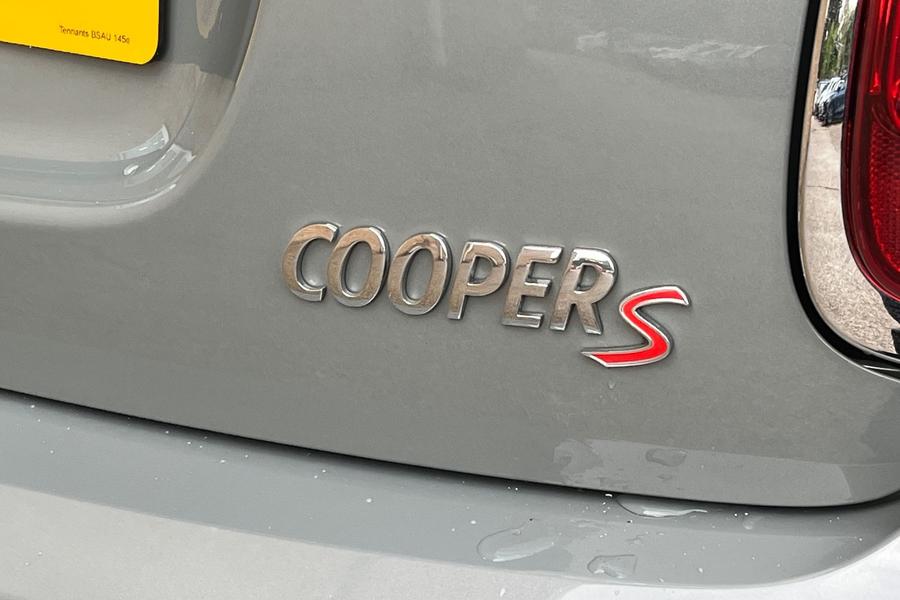 MINI HATCHBACK Photo autoimg-cfa310e1c08072ea6f2696998036e129a7a3394f.jpg