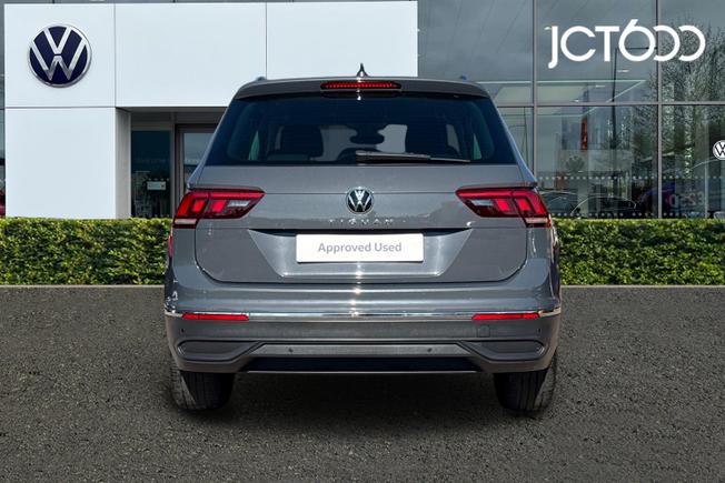 VOLKSWAGEN Tiguan Photo 7