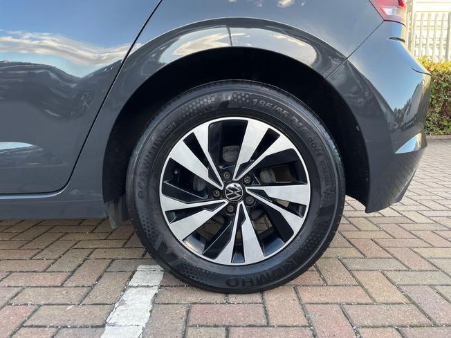 VOLKSWAGEN Polo Photo 5