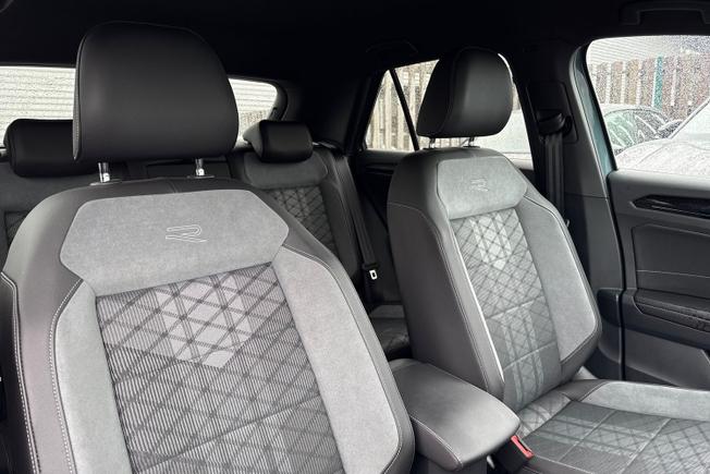 VOLKSWAGEN T-Roc Photo 25