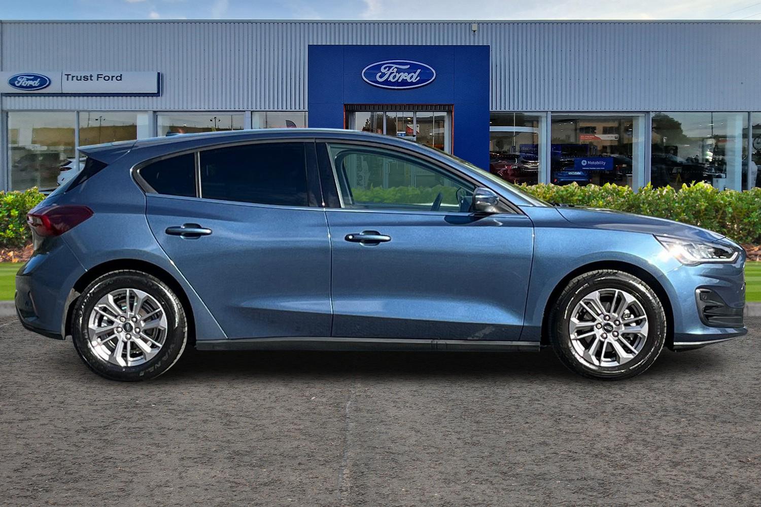 Ford FOCUS Photo 2