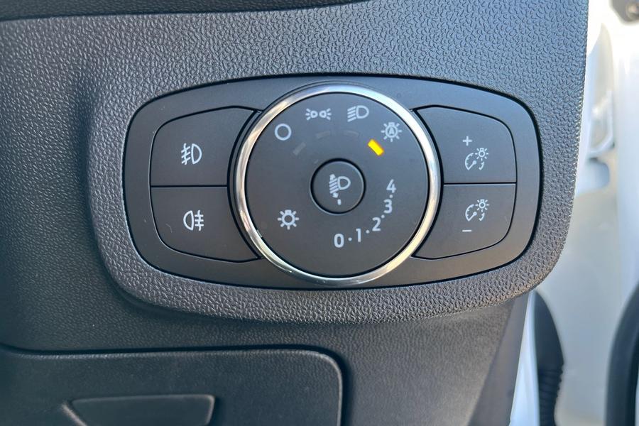 Ford Fiesta Photo autoimg-cfab590961cf33169f5a475a3ece5aaa61ceab74.jpg