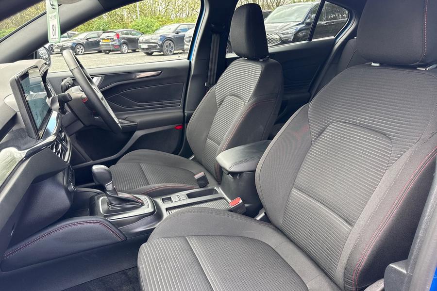 Ford FOCUS Photo autoimg-cfacea005abf1a793d5ff346f22c3b9dc32dceaa.jpg