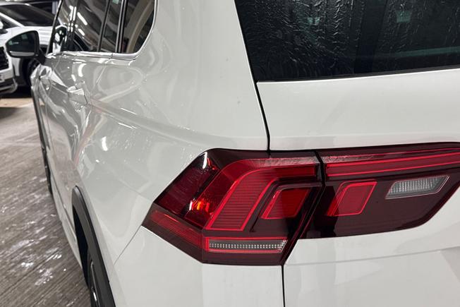 VOLKSWAGEN Tiguan Photo 22