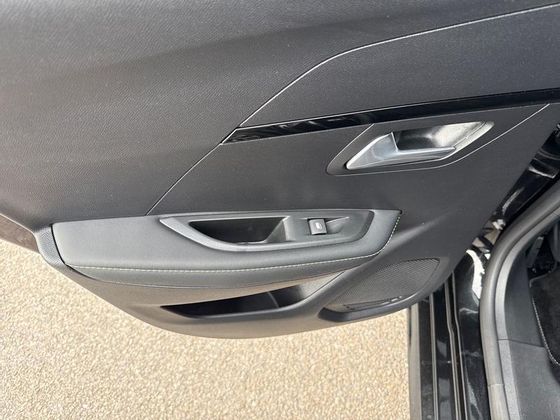 Used Peugeot 208 NU22EOR 41