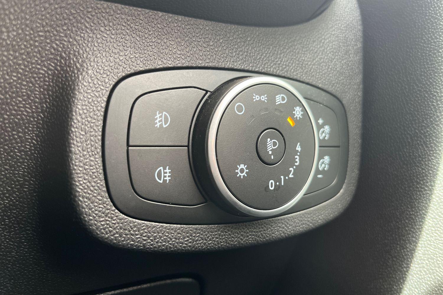 Ford FIESTA Photo 23