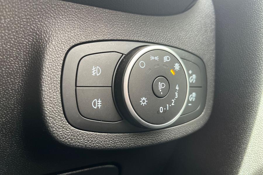Ford FIESTA Photo autoimg-cfaefce4e525a766a076e72e54782403fb2b1710.jpg