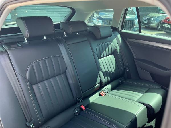 Skoda Superb Photo autoimg-cfb099843d9515b9cd817e875f0903e4901a89f3.jpg