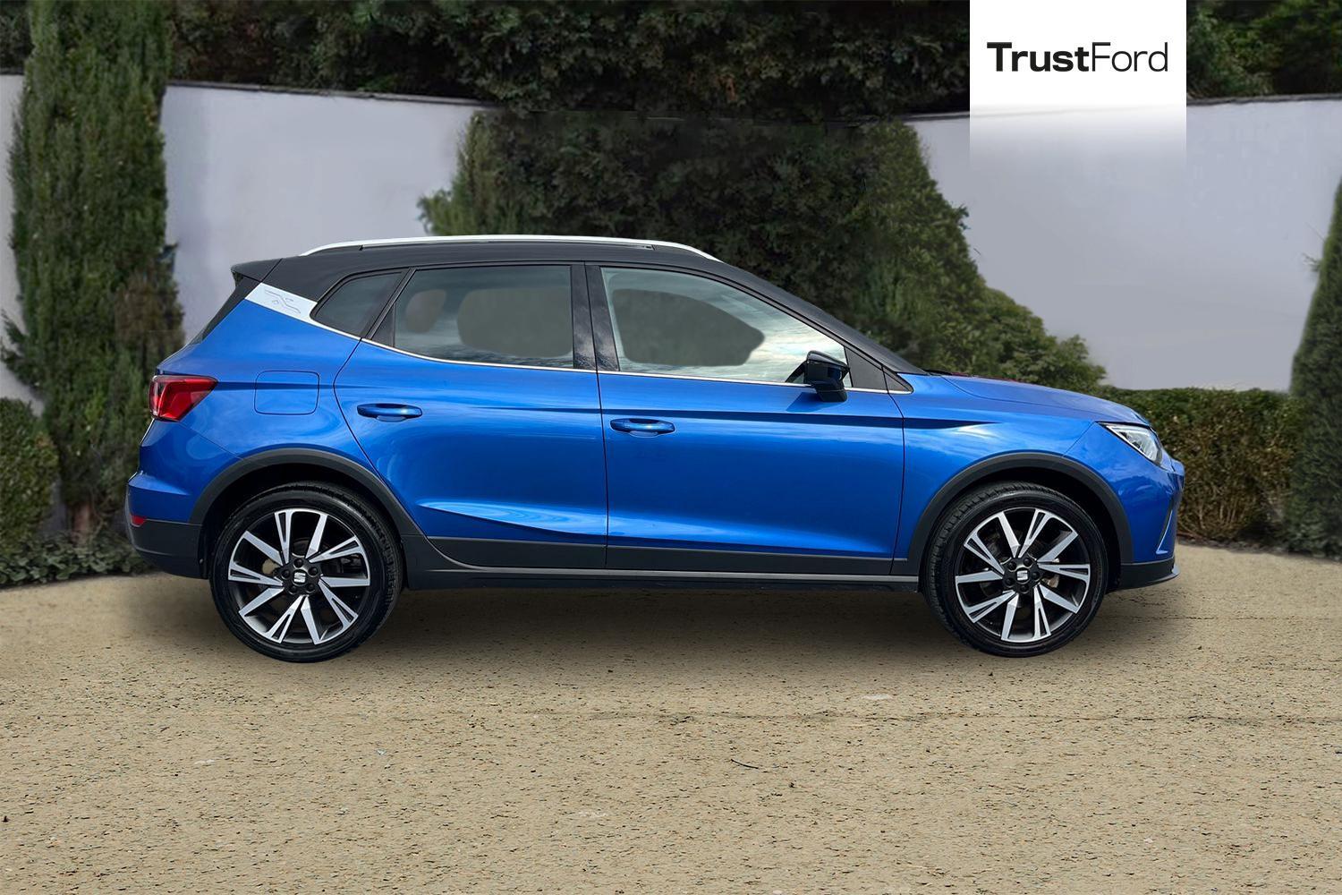SEAT ARONA Photo 2
