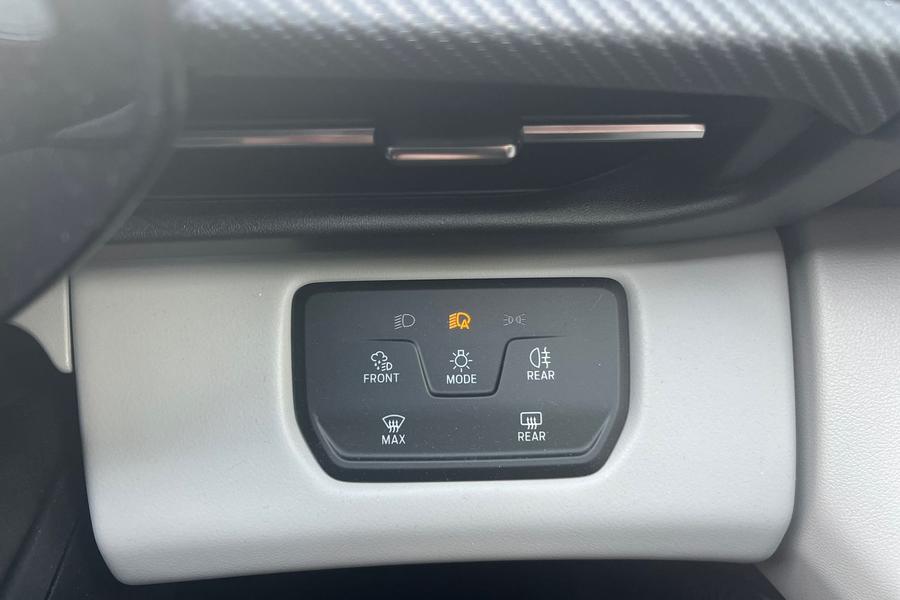 Ford Explorer Photo autoimg-cfb5cec447465031afdb41ca54c7fd3dbdc216a5.jpg