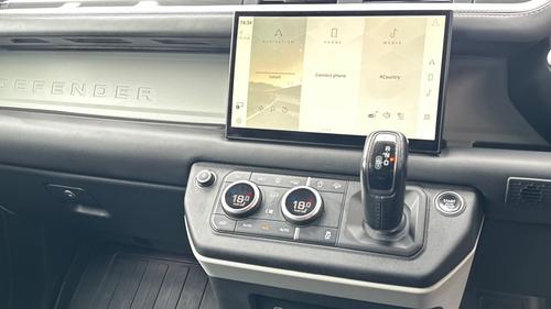 Land Rover Defender Photo autoimg-cfb5d246d8aebb72229dd51806cf0d1ab26eaa8d.jpg